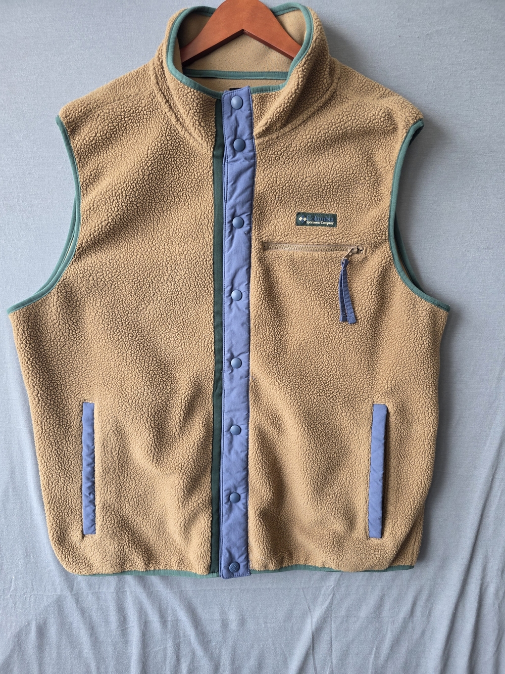 Columbia Sportswear Fleece Vest XL Tan Teal Blue Snap Front Outdoor Gorpcore